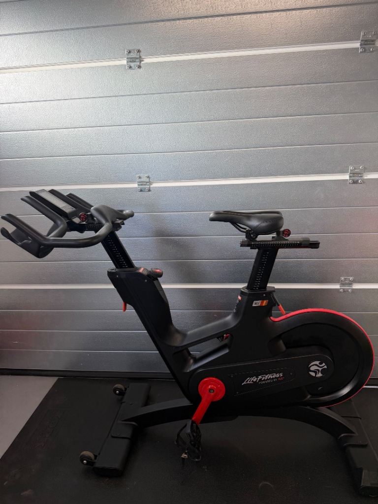 Life Fitness ICG IC7 Spin Bike – Excellent Condition