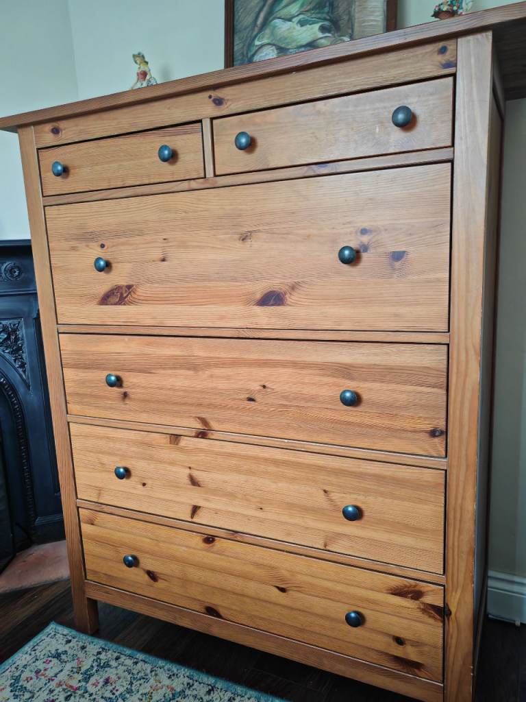 2 x chest of drawers 