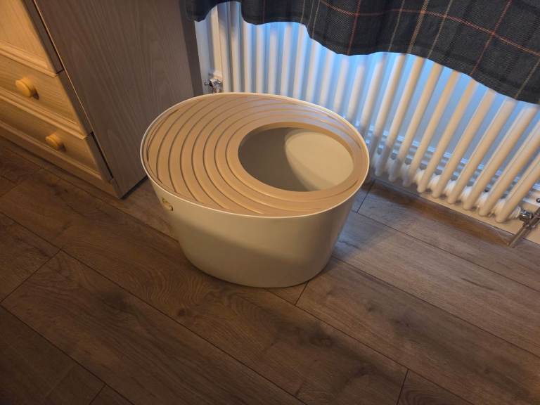 Large top entry cat litter tray