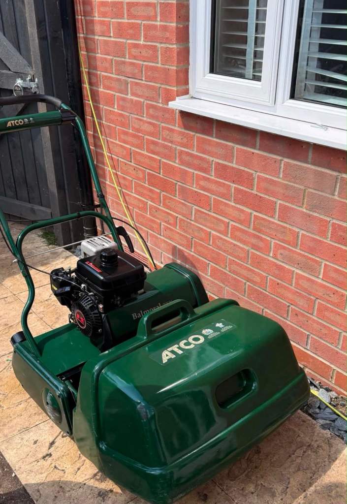 Atco balamoral 20sk cylinder mower 