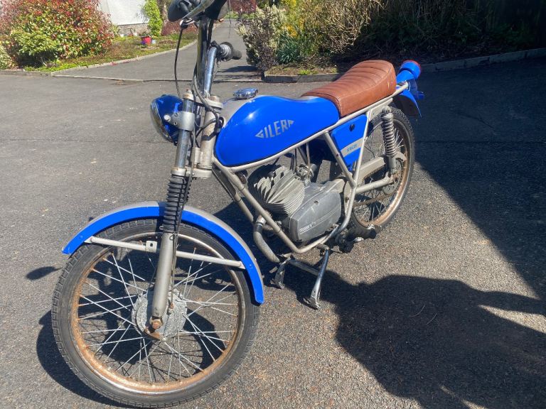 Gilera 50 racer motorcycle. Starts and drives . 