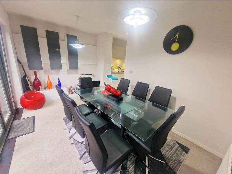 Female-Only Ensuite Room in East London (E16) – £200/week