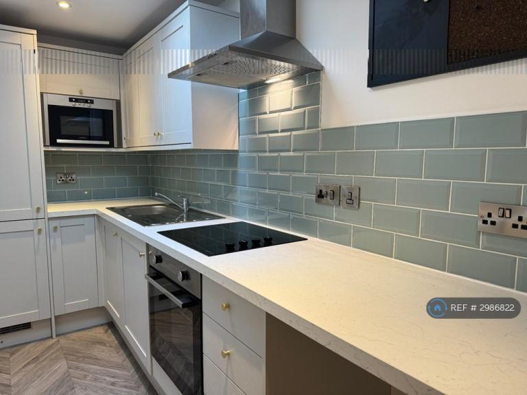 1 bedroom flat in Bennetthorpe, Doncaster, DN1 (1 bed) (#2986822)