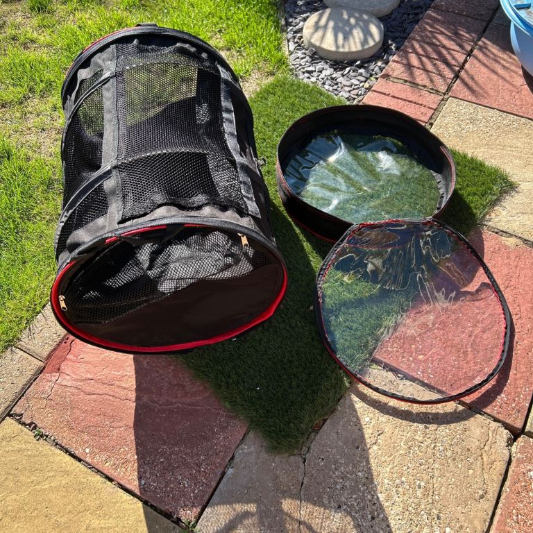 Collapsible Foldable Pet Carrier Basket Round Zipped Mesh Black/Red Cat Dog Bag