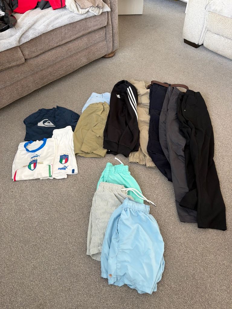 Boys Bundle of clothes mixed sizes Age 12-16