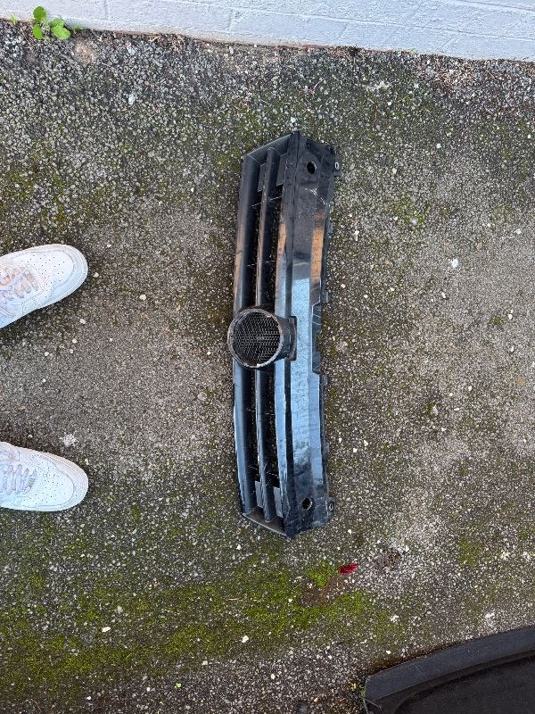 Vw polo 2013 grill front grill