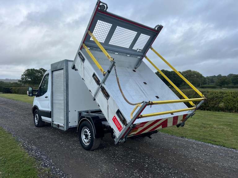 FORD TRANSIT 2.0 350 EcoBlue DROPSIDE TIPPER WITH TOOL STORAGE White Manual Die