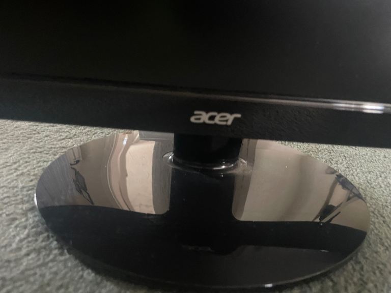 Acer S241HL LCD Monitor – Good Condition