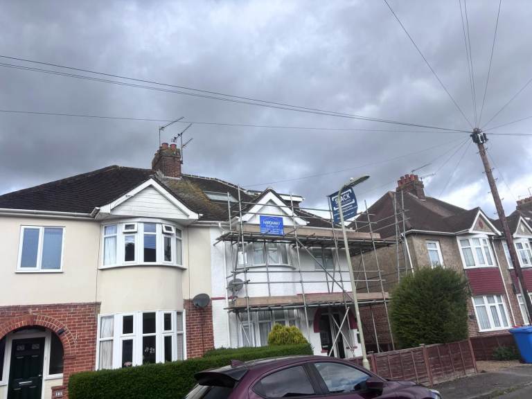 5 Bed semi-detached property for rent