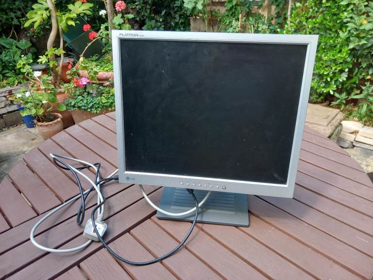LG Monitor and cable