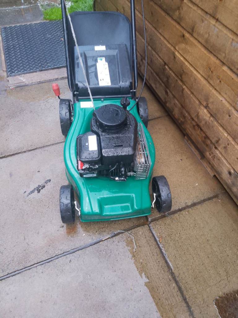 Qulcast hand propelled petrol lawnmower 