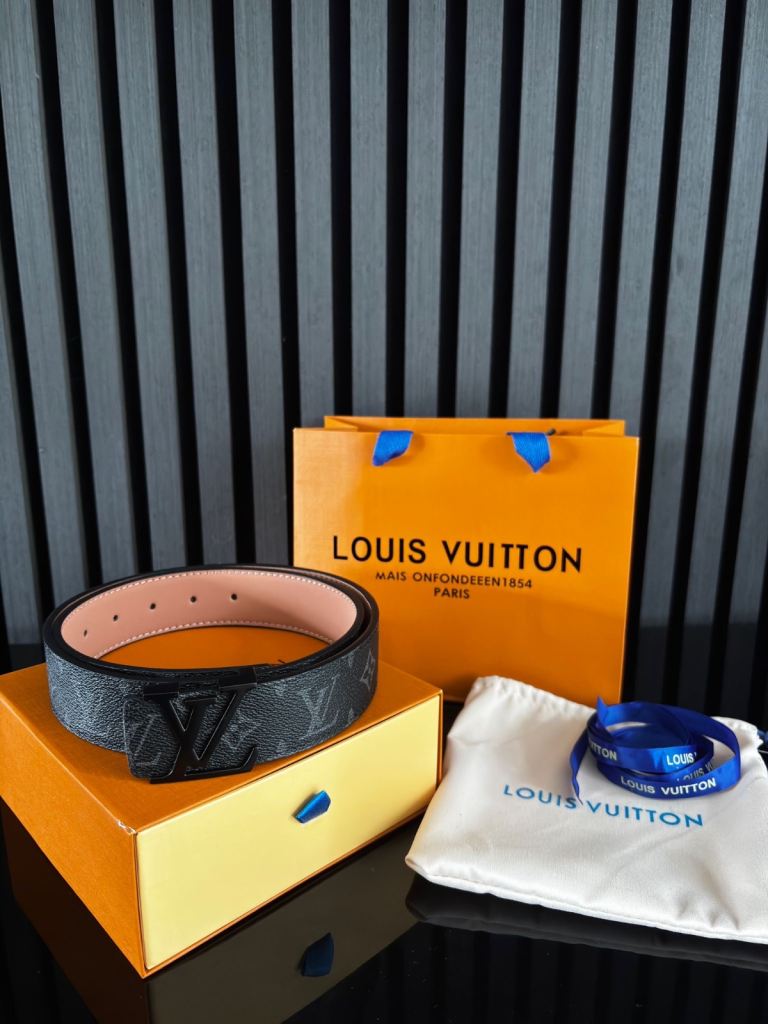Lv belt with packaging