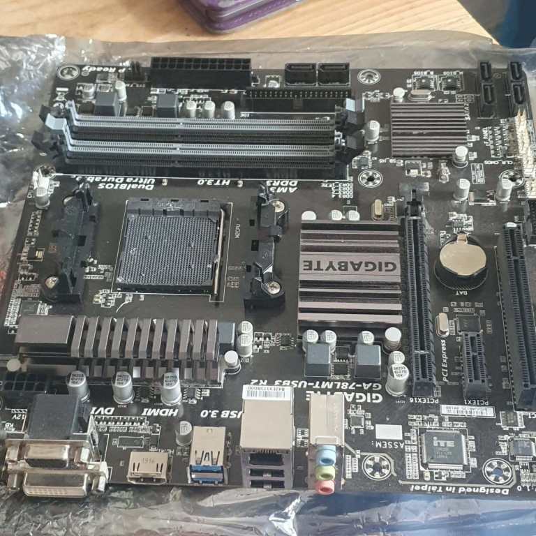 AMD AM3+ GIGABYTE GA-78LMT-USB3 R2 Motherboard