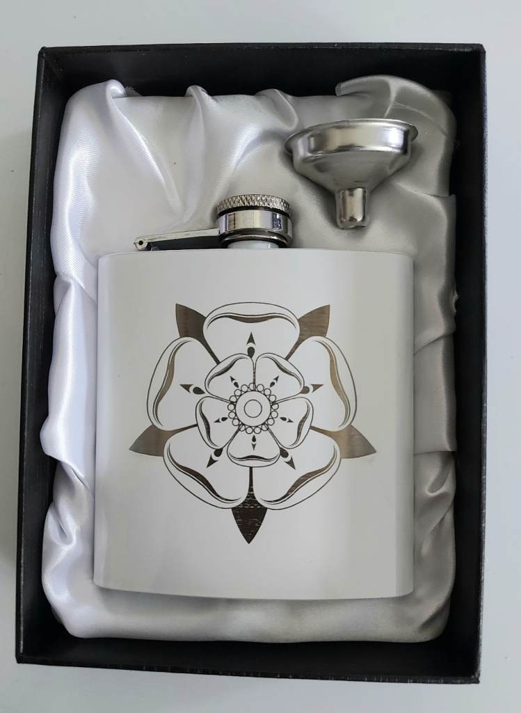 Jacobite / Yorkshire Rose White 6oz Engraved Hip Flask Set.