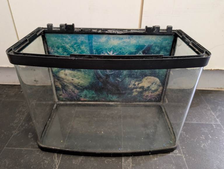 Glass fish tank only.