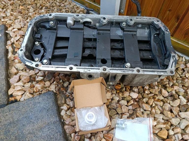 Vauxhall Insignia 2008-2016 2.0 CDTi Diesel Aluminium Engine Oil Sump plus oil pickup and spare plug