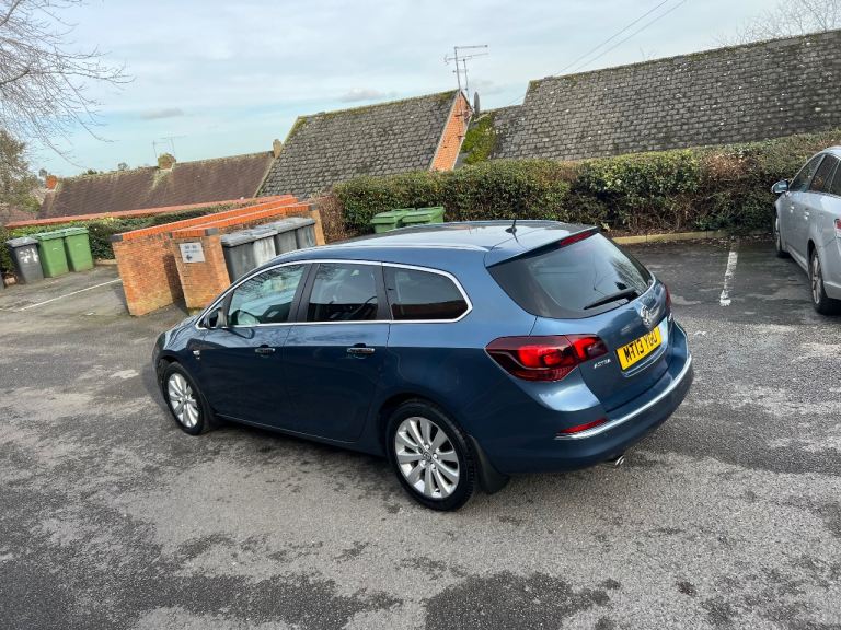 Vauxhall, ASTRA, Estate, 2013, Other, 1956 (cc), 5 doors
