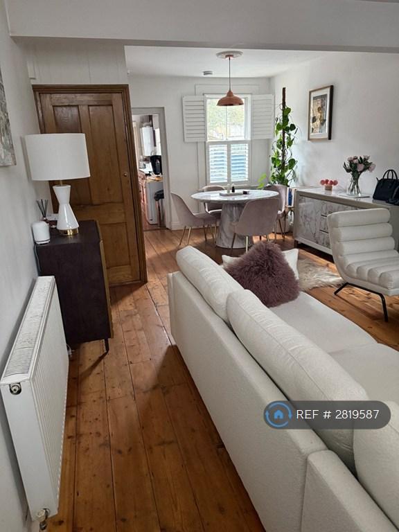 1 bedroom in Braemar Road, Brentford, TW8 (#2819587)