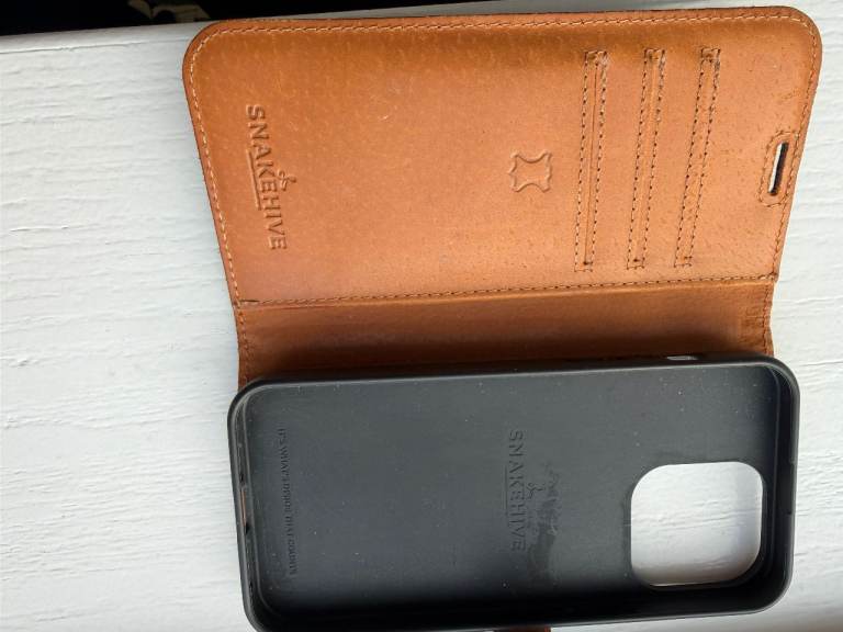 SNAKEHIVE Vintage Leather Wallet Phone Case (Side Clasp)