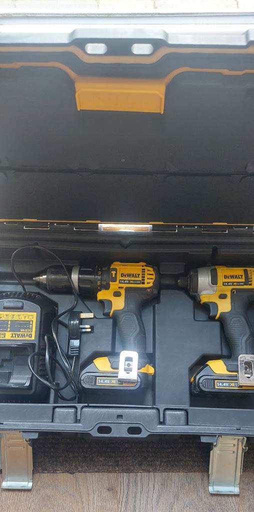DeWalt cordless combi drill and impact driver twin pack.