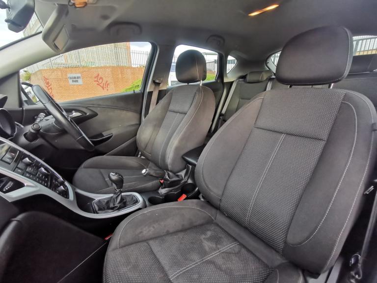 2015 Vauxhall Astra 1.4i 16V SRi 5dr HATCHBACK Petrol Manual