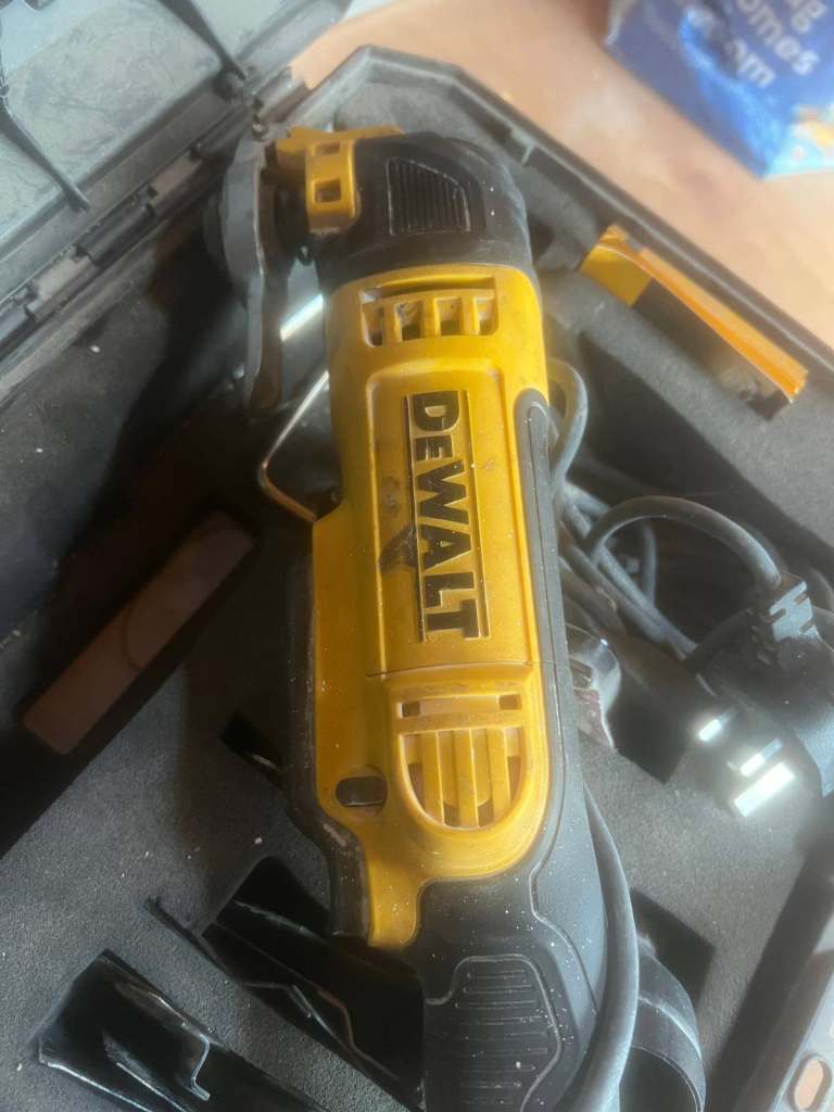 DeWalt DWE315 Oscillating Multi-Tool – 300W – Variable Speed – With Case
