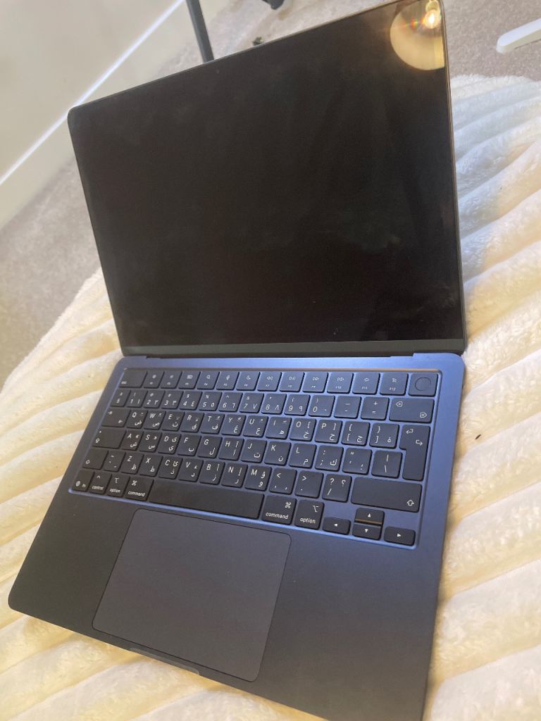 MacBook Air 2025 16gb with warranty M4 