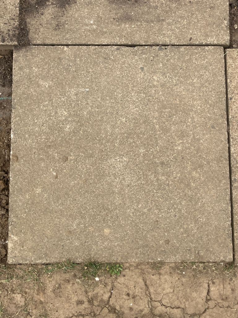 Paving Slabs x16 FREE
