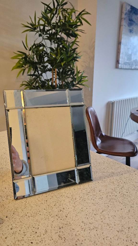 Mirror bevelled photo frame, antique look 5x7inch.
