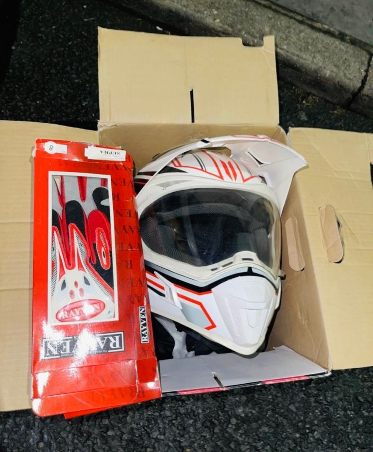 2x Viper R3 Design Helmets + Rayven Gloves Bundle – £55 (Brand New)