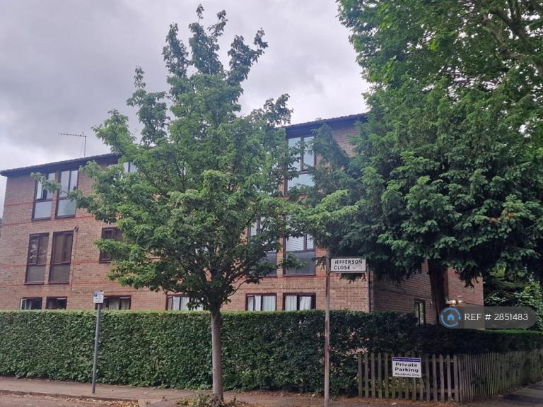 2 bedroom flat in Jefferson Close, London, W13 (2 bed) (#2851483)