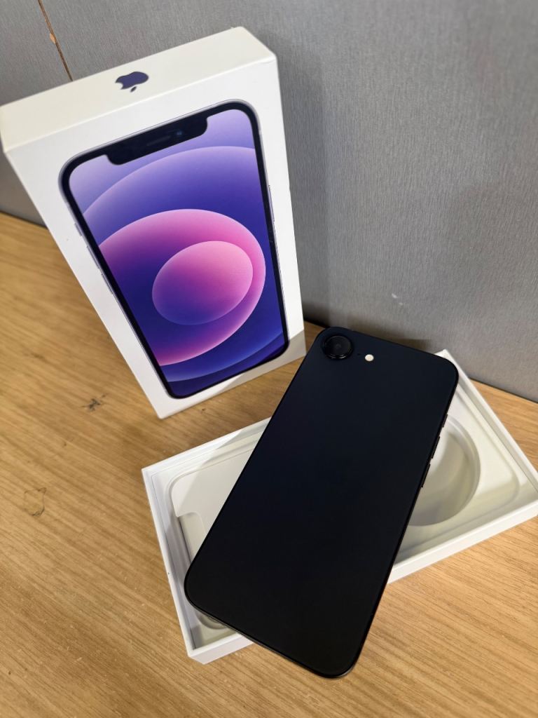 Apple iPhone 16e 128gb unlocked with apple warranty and battery health 100% 