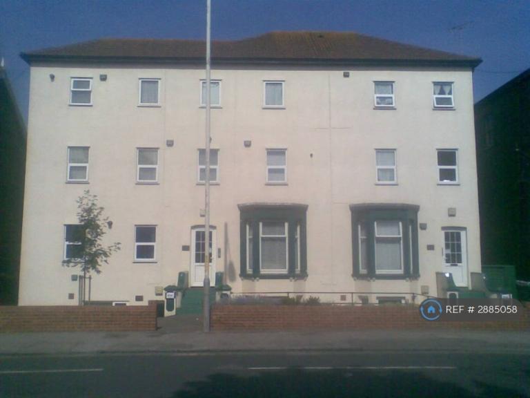 2 bedroom flat in Grange Road, Ramsgate, CT11 (2 bed) (#2885058)