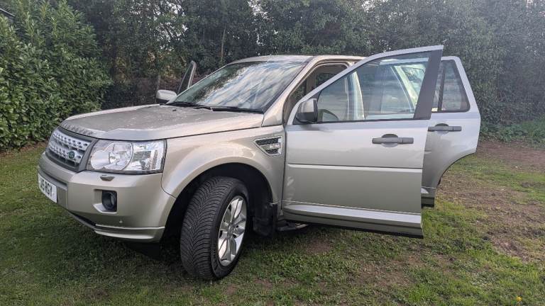 IMMACULATE Land Rover, FREELANDER, Estate, 2011, Other, 2179 (cc), 5 doors