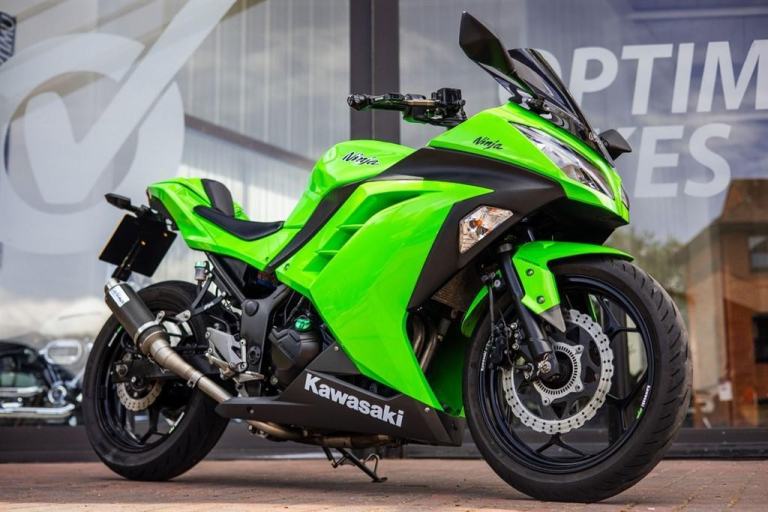 Kawasaki Ninja 300 LOW MILES ! EXTRAS ! STUNNING