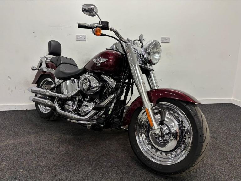 HARLEY-DAVIDSON FATBOY ** FULL 12 MONTHS MOT - FOOTBOARDS - SISSY BAR **