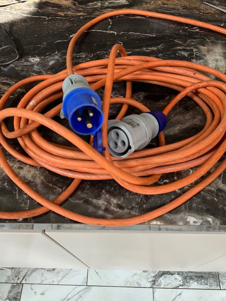Electric hook up cable 15 metres