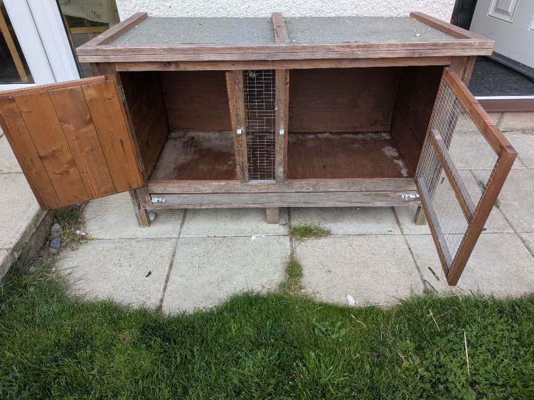 Guinea pig hutch