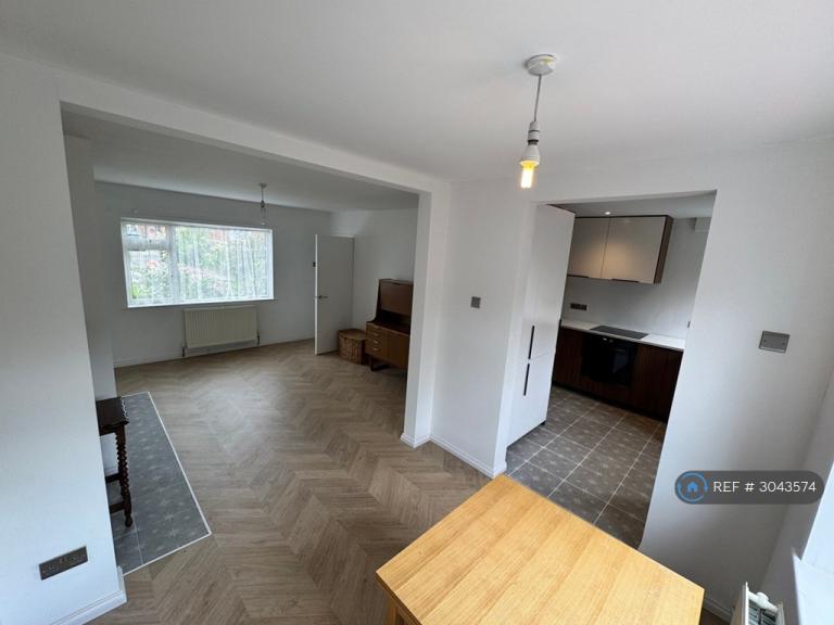 3 bedroom house in Thirlmere Road, Chester, CH2 (3 bed) (#3043574)
