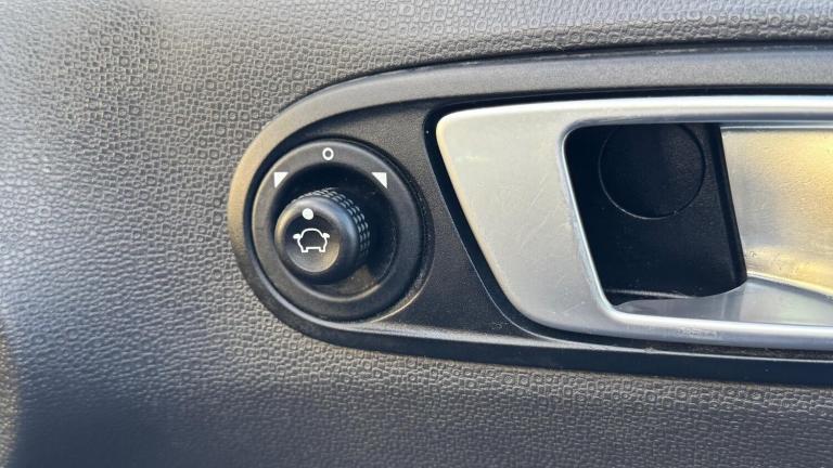 2015 Ford Ecosport 1.5 TDCi Titanium 2WD Euro 6 5dr HATCHBACK Diesel Manual