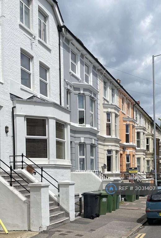 2 bedroom flat in Pevensey Road, Eastbourne, BN21 (2 bed) (#3031407)