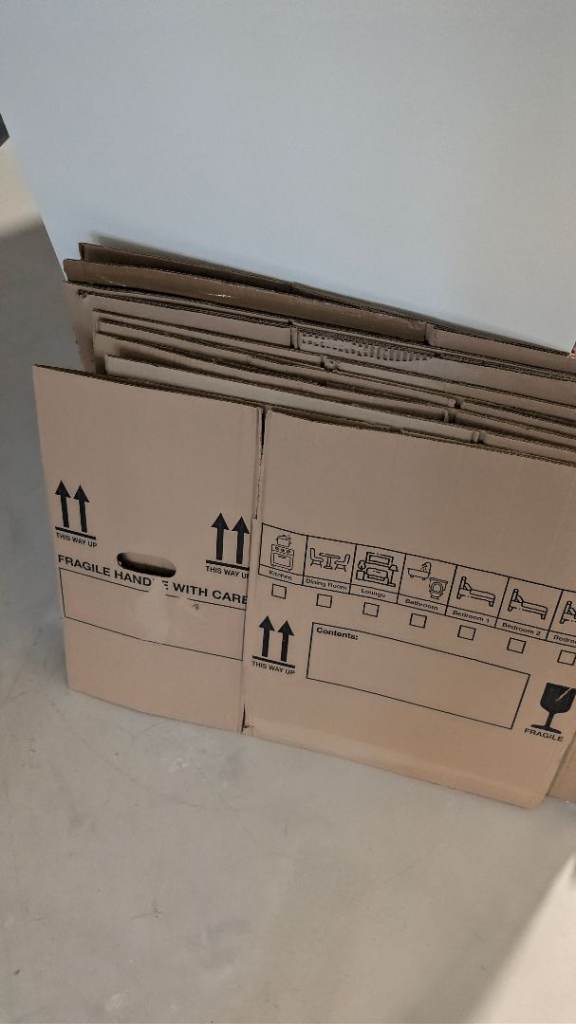 Free moving boxes 