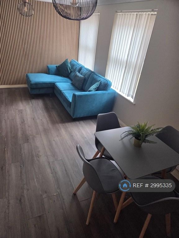 2 bedroom flat in Marbeck Close, Swindon, SN25 (2 bed) (#2995335)
