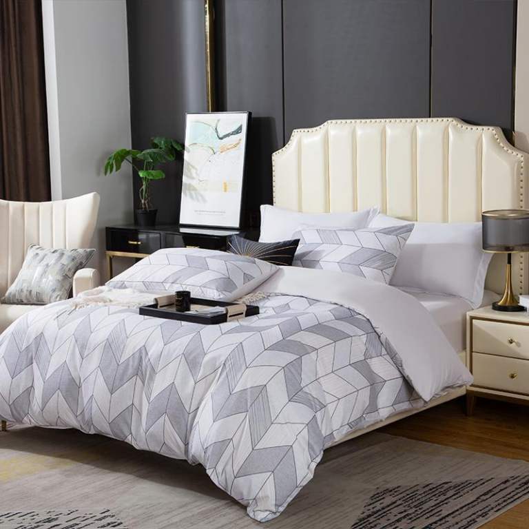 NEW Duvet Cover Set Easy Care Plush Cozy （single）