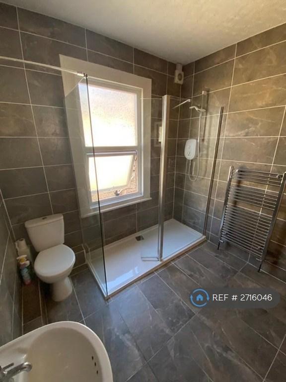 1 bedroom in Woodgrange Drive, Southend-On-Sea, SS1 (#2716046)