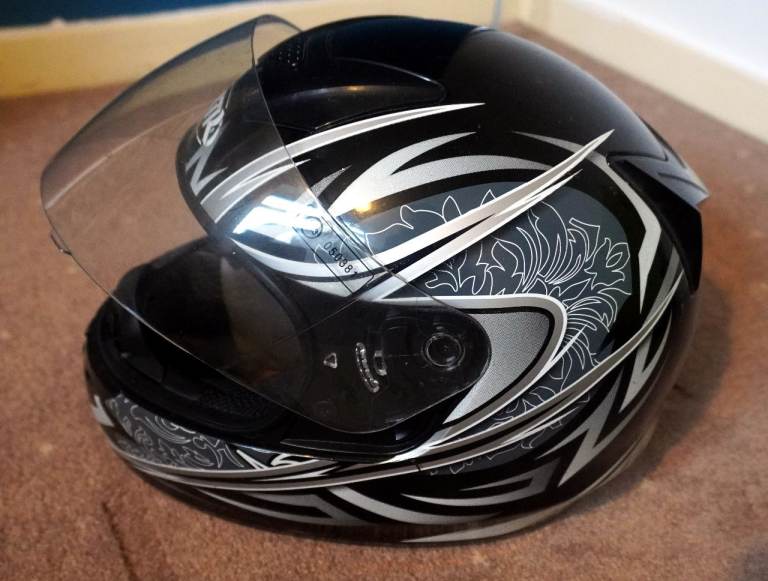 MTR motorcycle helmet, visor an vents, medium size