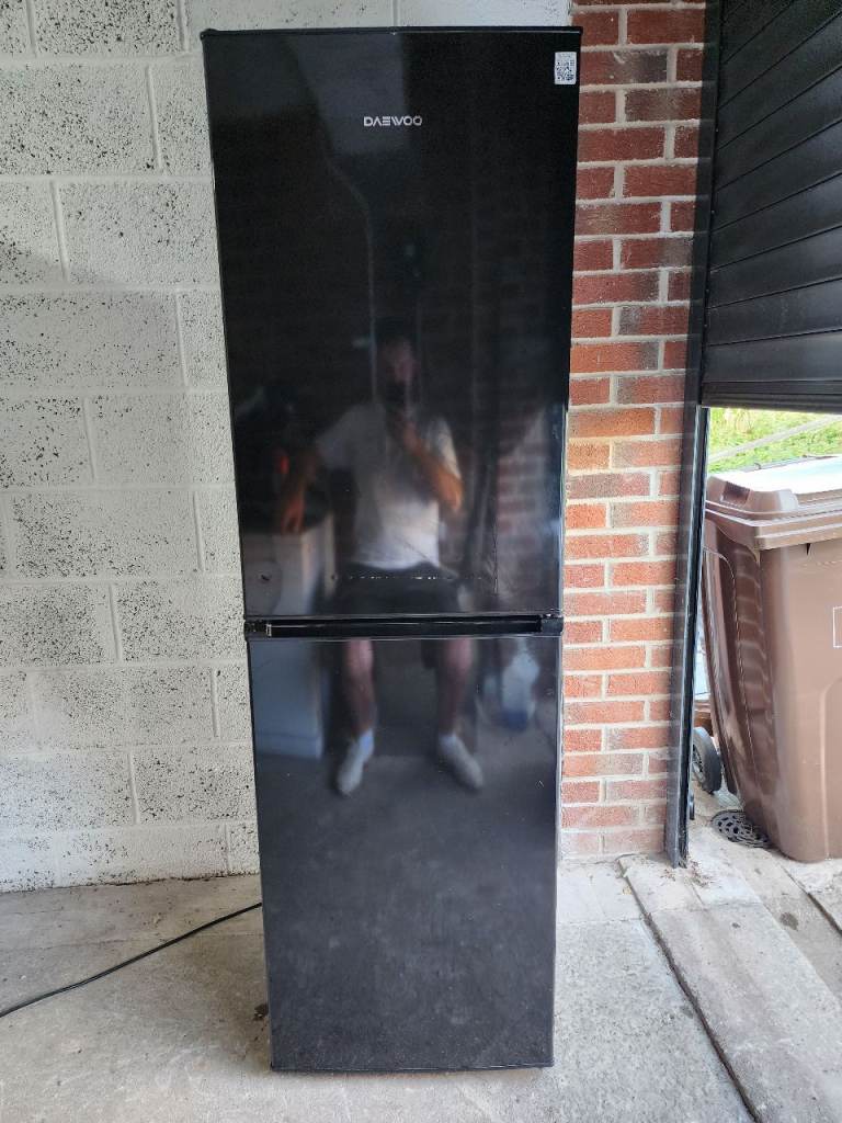 Daewoo Black Fridge Freezer – Good Condition