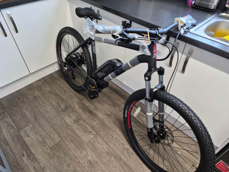 Carrera Vengeance 2.2 E Bike (20" Frame)