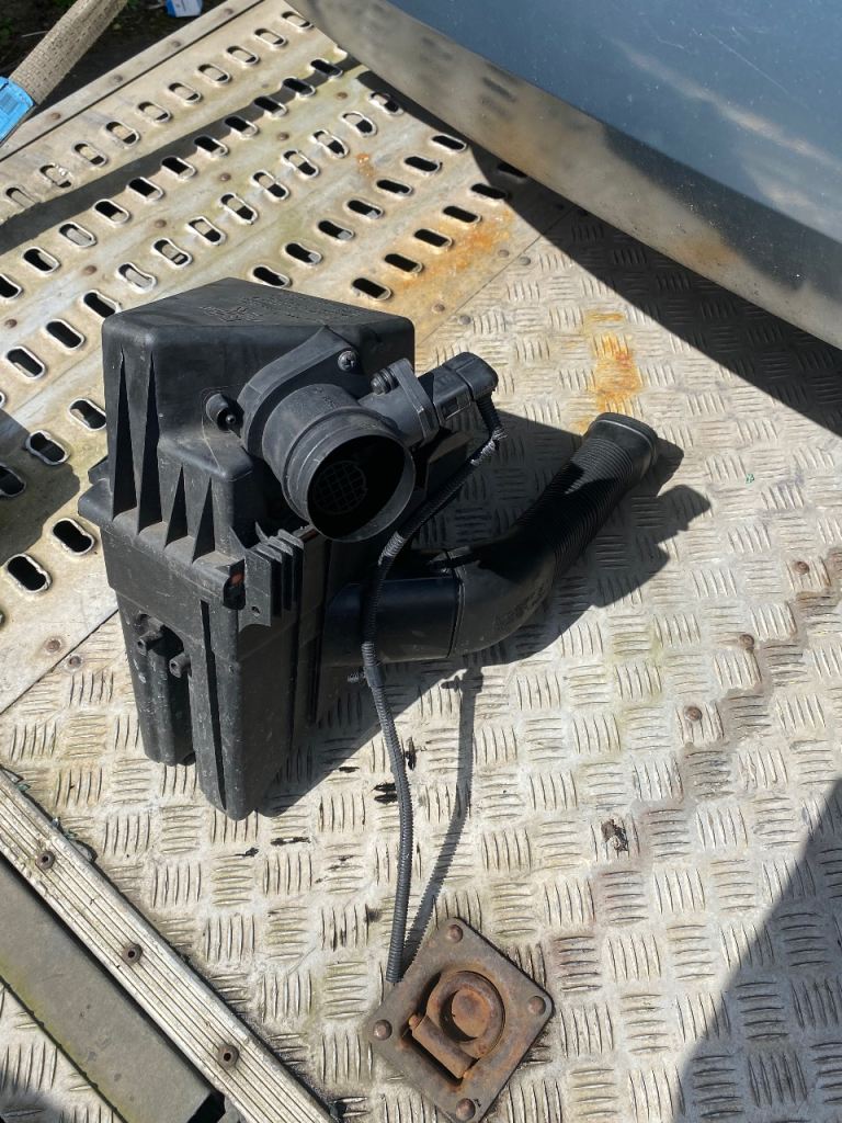 FABIA  1.2 diesel air filter housing