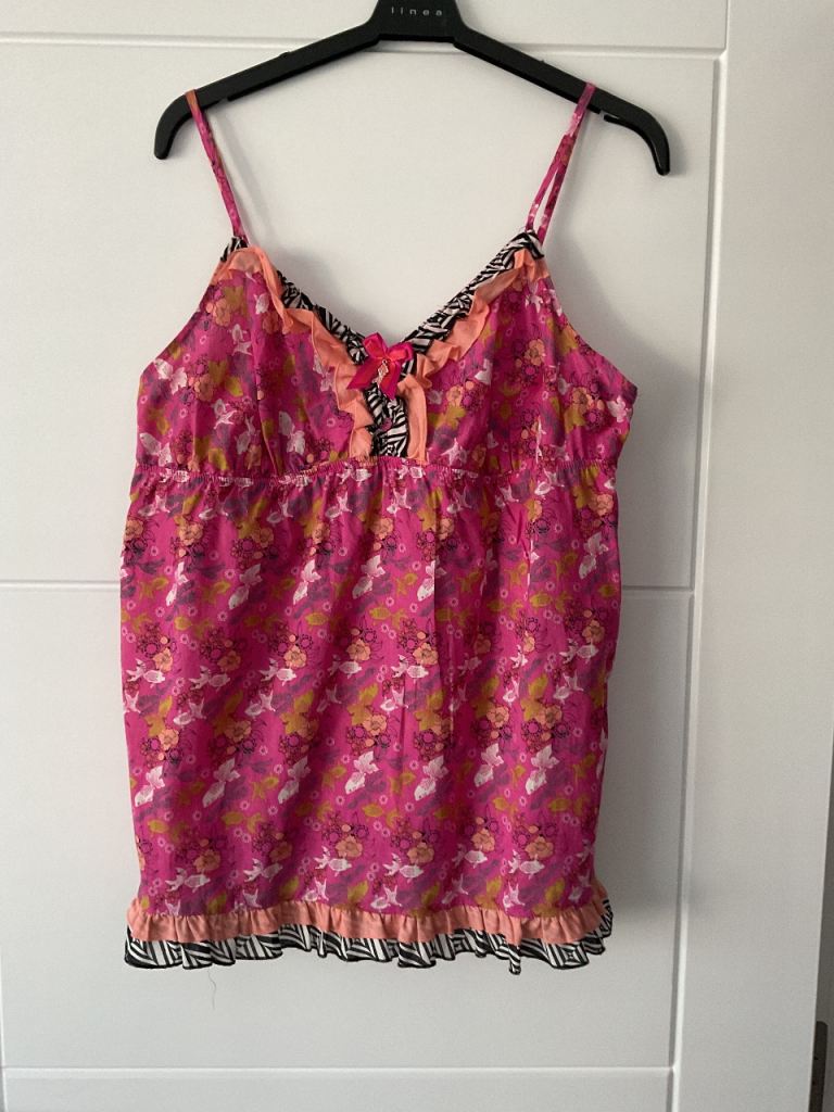 Woman’s summer tops 